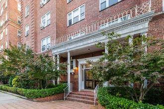 Longfellow Hall Condo in Forest Hills, NY - Building Photo - Building Photo