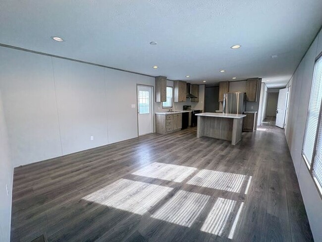 10610 State Rte 762 in Lockbourne, OH - Building Photo - Building Photo