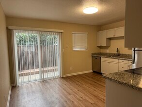 366 Rose Ave, Unit Unit 3 in Pleasanton, CA - Building Photo - Building Photo