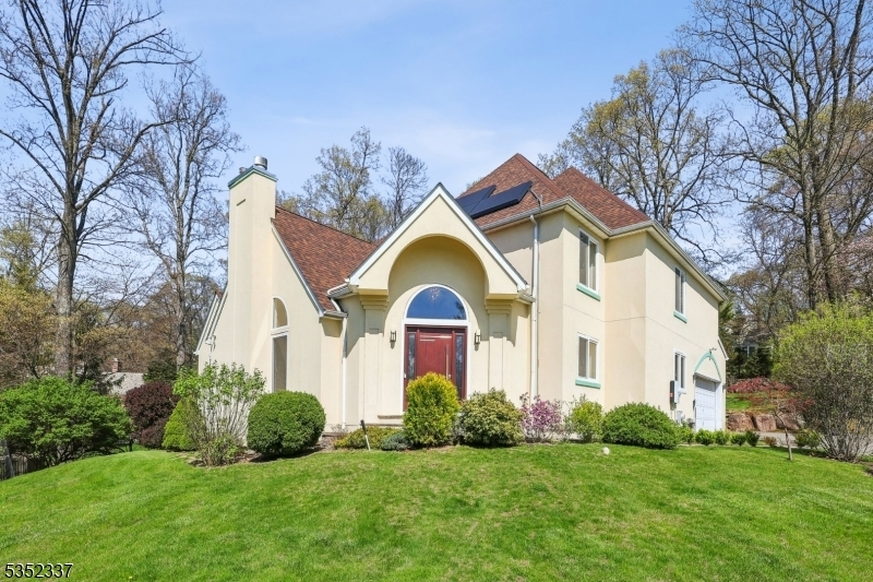 6 Baldwin Ct in Roseland, NJ - Foto de edificio