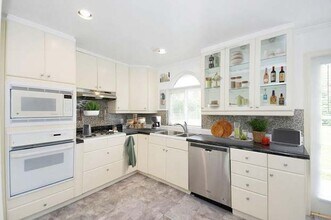 3310 Suffolk Dr in Houston, TX - Building Photo - Building Photo