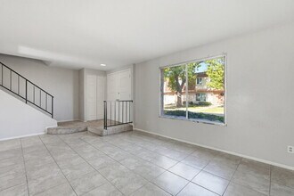 1628 E Logan Dr in Tempe, AZ - Foto de edificio - Building Photo