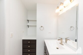 163 W Division St in Chicago, IL - Building Photo - Building Photo