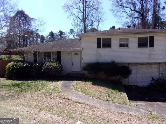 757 Dixon Rd in Jonesboro, GA - Building Photo