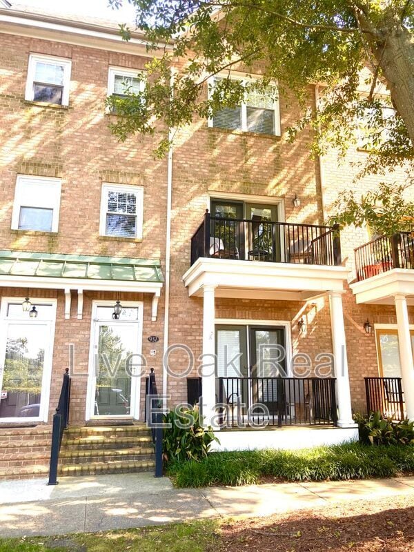 937 Bolling Ave