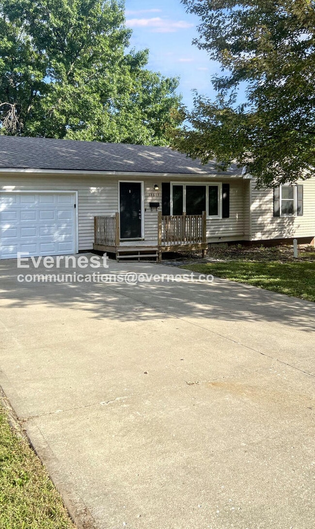 property at 13617 Craig Ave