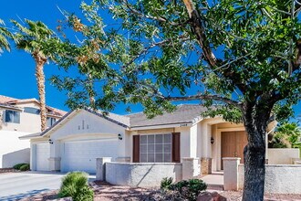 2408 Goshen Ave in Henderson, NV - Foto de edificio - Building Photo