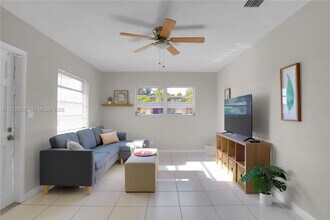 1225 NE 136th Terrace in North Miami, FL - Building Photo - Building Photo