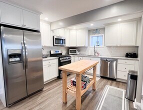 36 Botsford Ave in Milford, CT - Building Photo - Building Photo