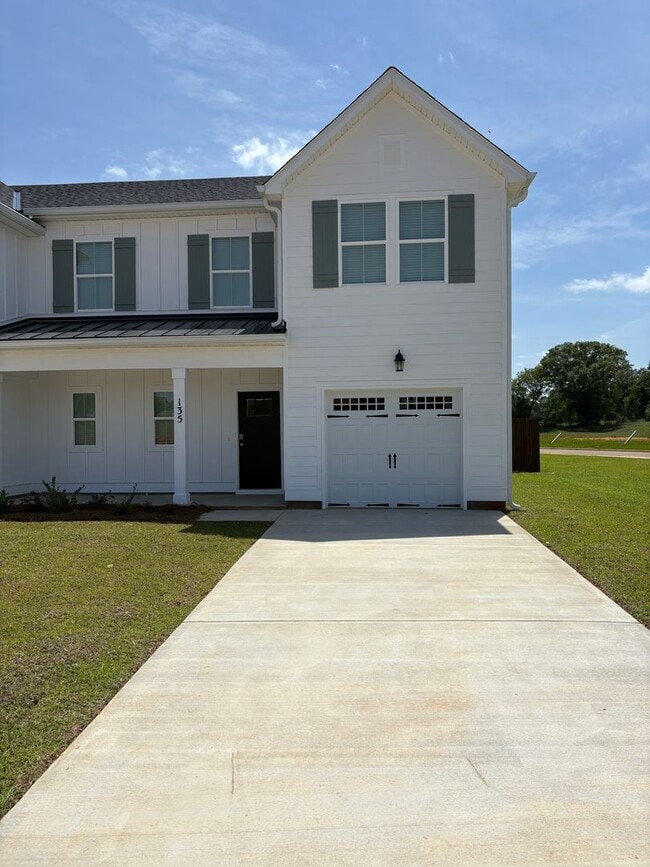 property at 135 Hunters Hill Wy