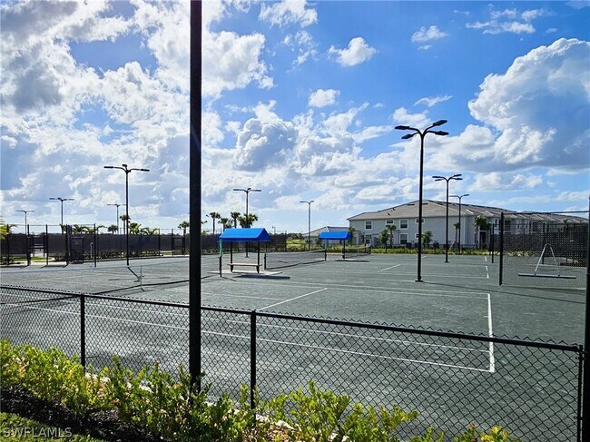 6023 Ellerston Wy in Ave Maria, FL - Foto de edificio - Building Photo