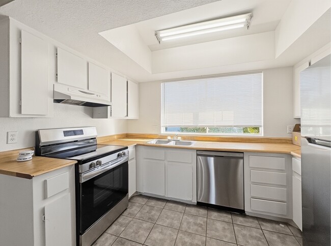 10820 N 16th Ave, Unit 4 in Phoenix, AZ - Foto de edificio - Building Photo