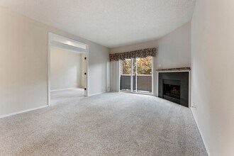 4320 S Corbett Ave in Portland, OR - Building Photo - Building Photo