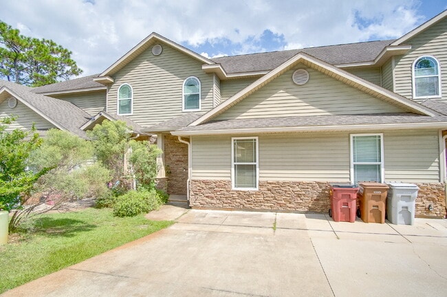 1768 Sound Haven Ct in Navarre, FL - Building Photo - Building Photo