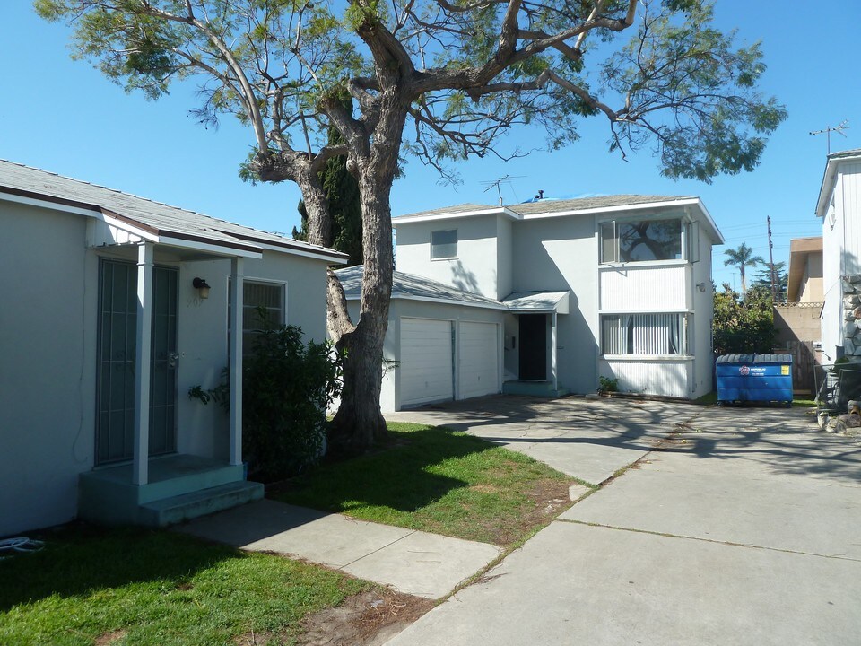 909 N Cedar St in Inglewood, CA - Building Photo