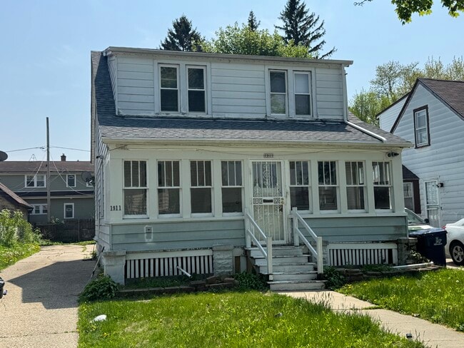 1911 W Fairmount Ave, Unit 2