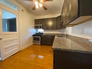 1318 W Arthur Ave, Unit 2 in Chicago, IL - Foto de edificio - Building Photo