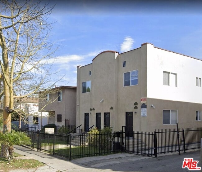 property at 1816 1/2 S La Brea Ave