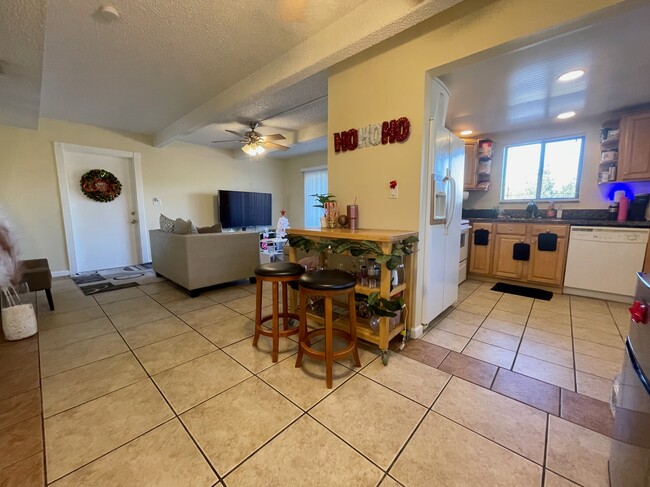 1285 S Flagler Ave, Unit 205 in Pompano Beach, FL - Building Photo - Building Photo