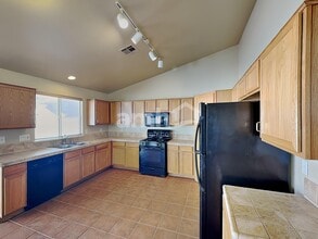 1158 Toro Hills Ct in Henderson, NV - Building Photo - Building Photo