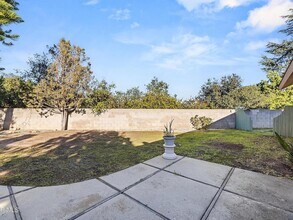 326 Longwood Ct in Thousand Oaks, CA - Building Photo - Building Photo