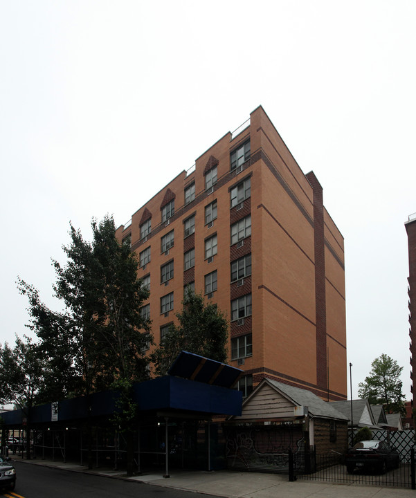 Henry and Jeanette Weinberg House in Flushing, NY - Foto de edificio