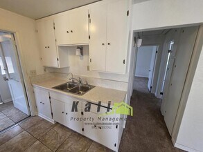 2128 Flintridge Dr in San Diego, CA - Building Photo - Building Photo