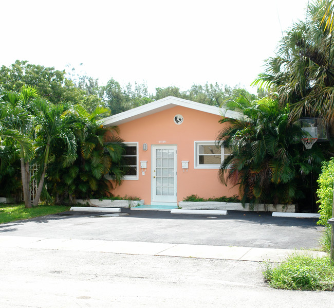 13185 Emerald Dr in Miami, FL - Building Photo - Building Photo