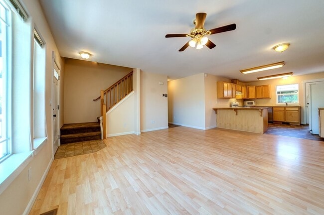 3205 NE Bain St in Bend, OR - Building Photo - Building Photo