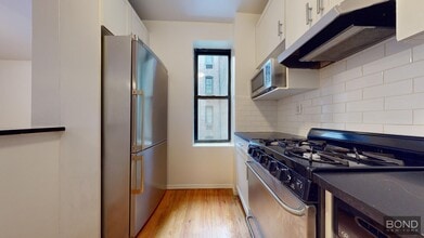 240 Waverly Pl in New York, NY - Building Photo - Building Photo