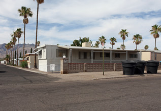 Paradise Village in Tucson, AZ - Building Photo - Building Photo