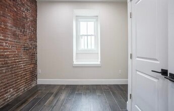 604 Massachusetts Ave, Unit 2 in Boston, MA - Foto de edificio - Building Photo