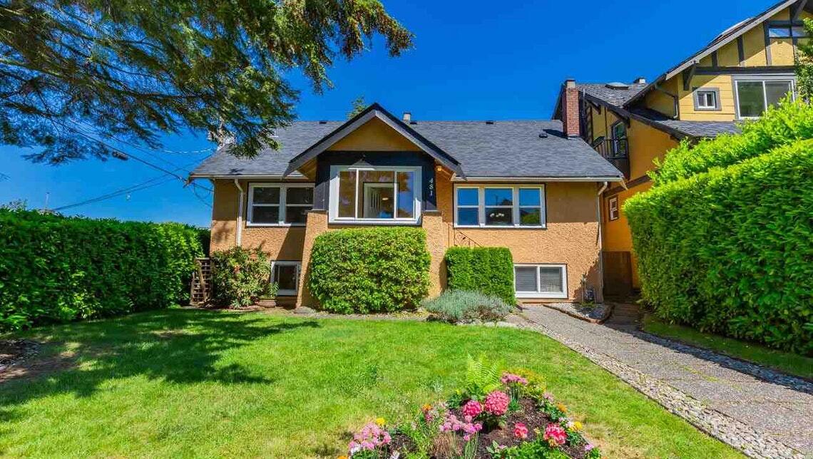 481 W 19th Ave in Vancouver, BC - Building Photo