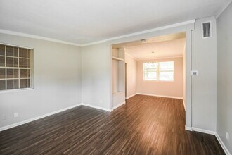 1120 Skye Dr W in Jacksonville, FL - Building Photo - Building Photo