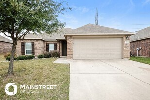 213 Kennedy Dr in Crowley, TX - Building Photo