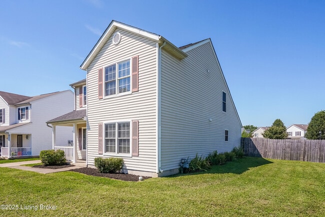 6607 Hunters Creek Blvd in Louisville, KY - Building Photo - Building Photo