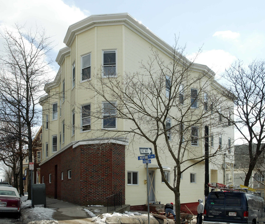 480 Medford St in Somerville, MA - Foto de edificio