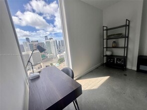 151 SE 1st St, Unit #2907 in Miami, FL - Building Photo - Building Photo