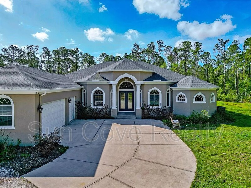 6407 213th St E in Bradenton, FL - Building Photo