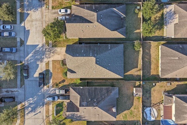 8306 Hampton Bay Drive in Baytown, TX - Building Photo - Building Photo