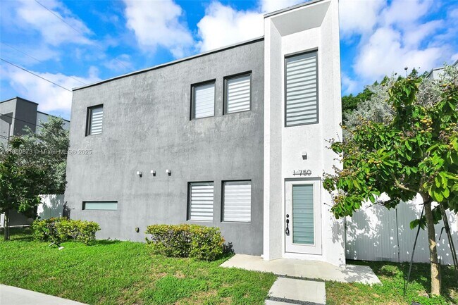 18750 SW 117th Ave in Miami, FL - Building Photo - Building Photo