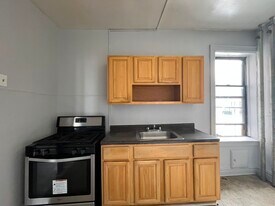 323 Summit Ave, Unit 21 in Jersey City, NJ - Building Photo
