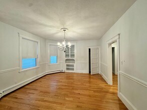 136 Sharon St, Unit 2 in Medford, MA - Building Photo - Building Photo