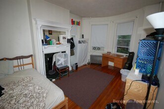 1375 Commonwealth Ave, Unit 7 in Boston, MA - Building Photo - Building Photo