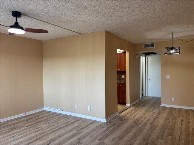 1401 SW 135th Terrace in Pembroke Pines, FL - Building Photo - Building Photo