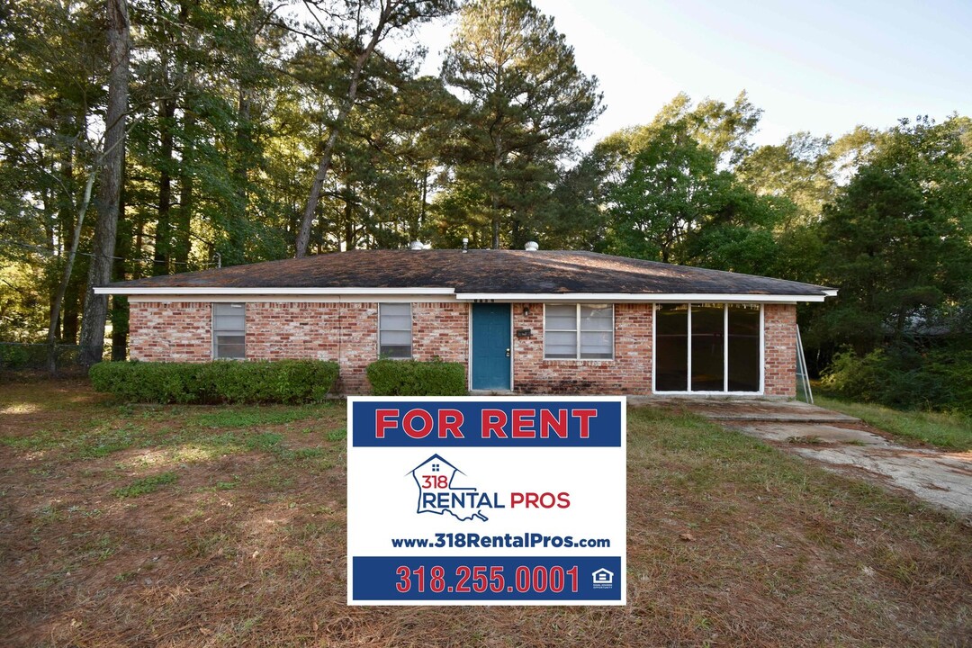 1001 James St in Ruston, LA - Building Photo