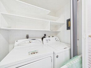 451 Dela Vina Ave in Monterey, CA - Building Photo - Building Photo