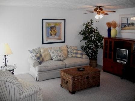 Raccoon Creek Apartments in Columbus, OH - Foto de edificio - Building Photo