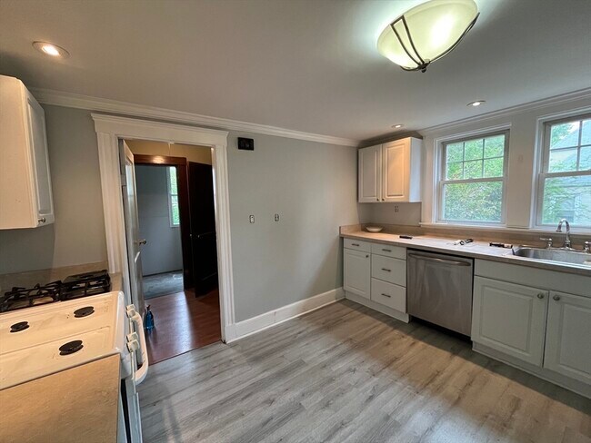 38 Olcott St in Watertown, MA - Building Photo - Building Photo