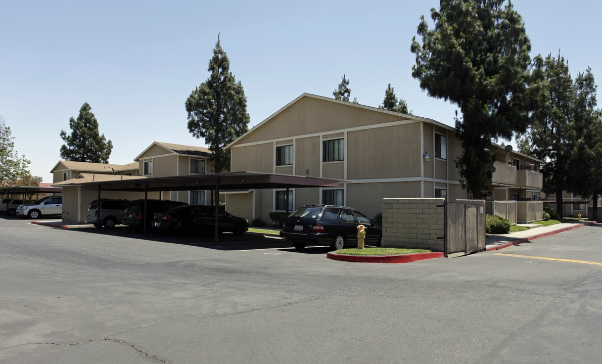 Villa Hermosa Apartments in Fontana, CA - Building Photo